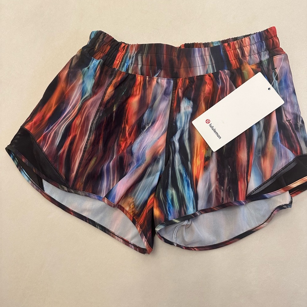 Lululemon Hotty Hot LR short 4” Lined - Chroma Fusion/Multi Colored Black